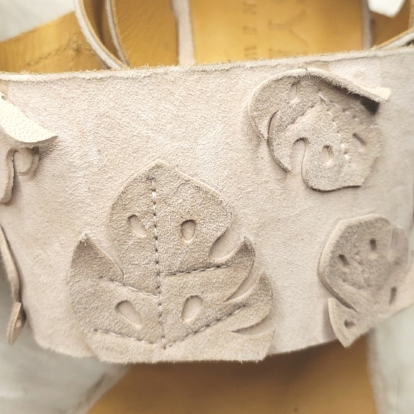 Sylven NY Botanica Suede Leather Sandal w Buckled Ankle Strap pale lilac - Picture 10 of 16